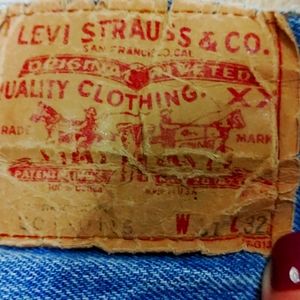 Levi's 501 button front 31x32